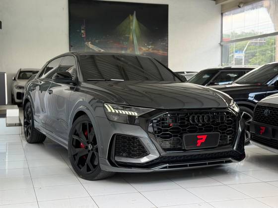 AUDI RS Q8 4.0 V8 TWINTURBO MHEV TIPTRONIC